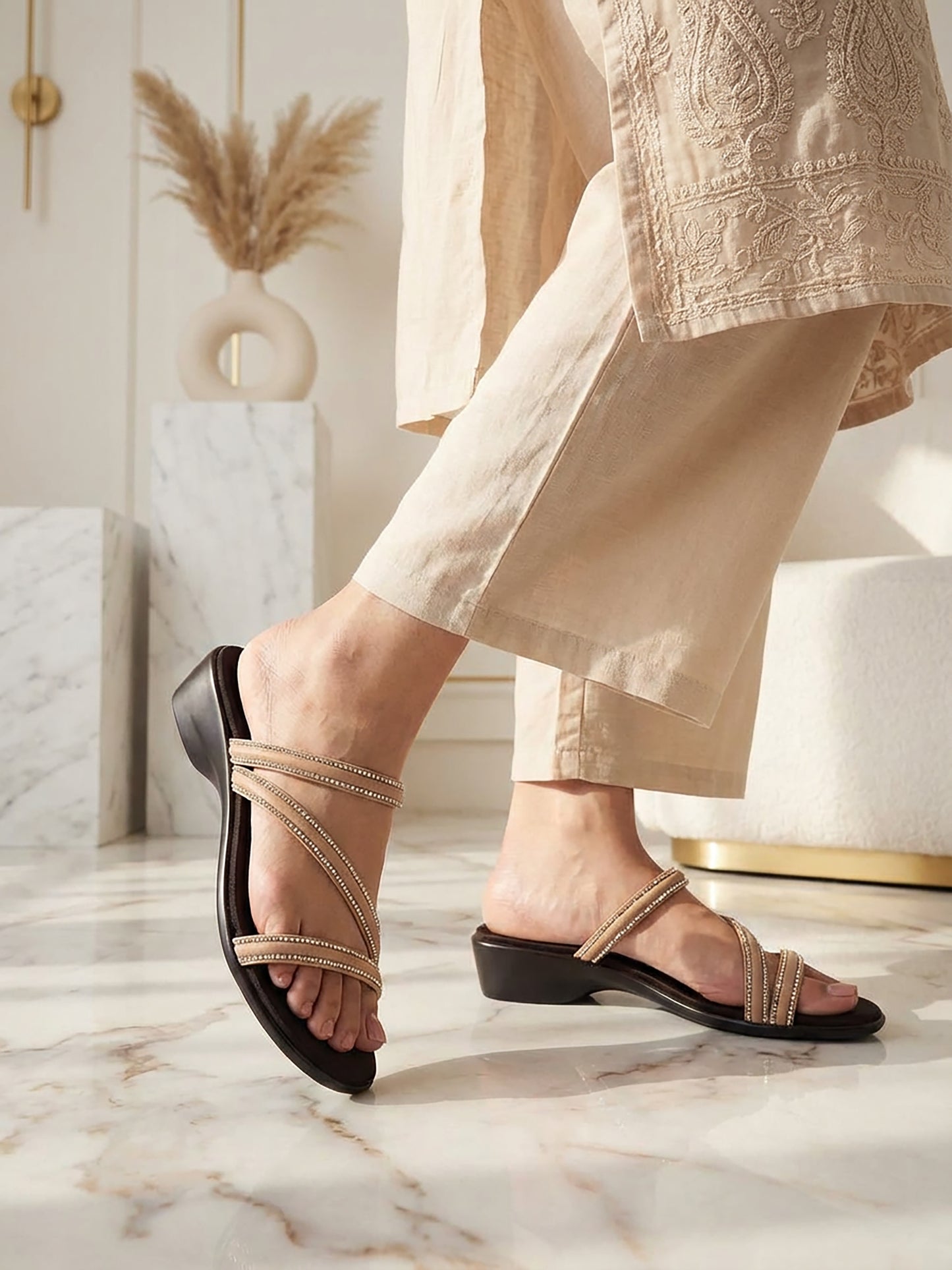 Mule- Shimmer Strap