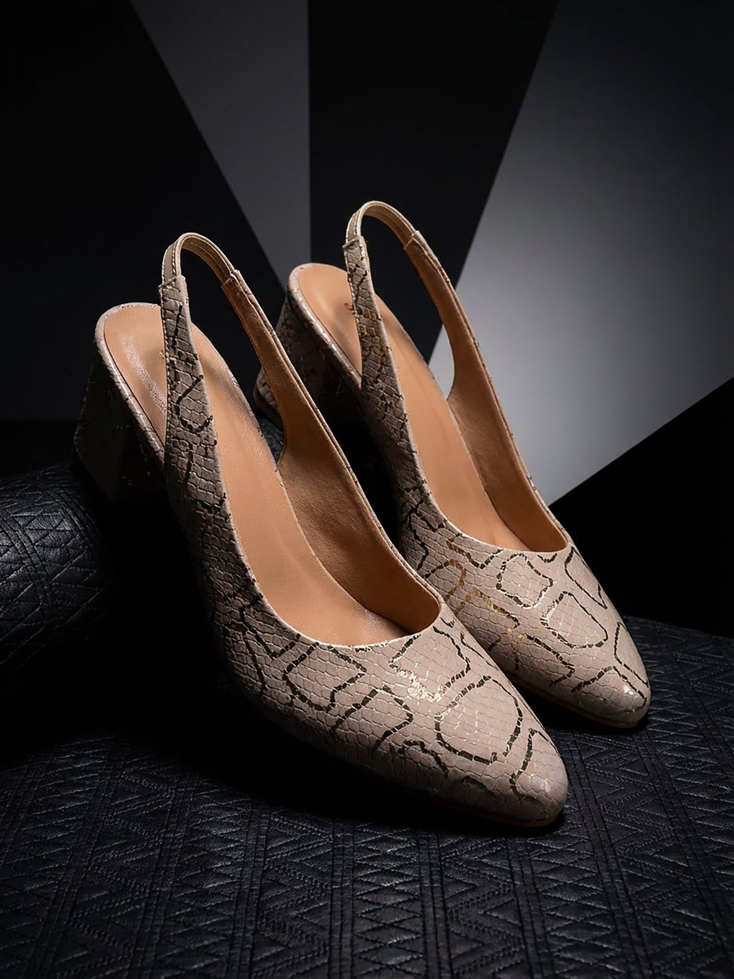 Textured Sandal Pointed Toe