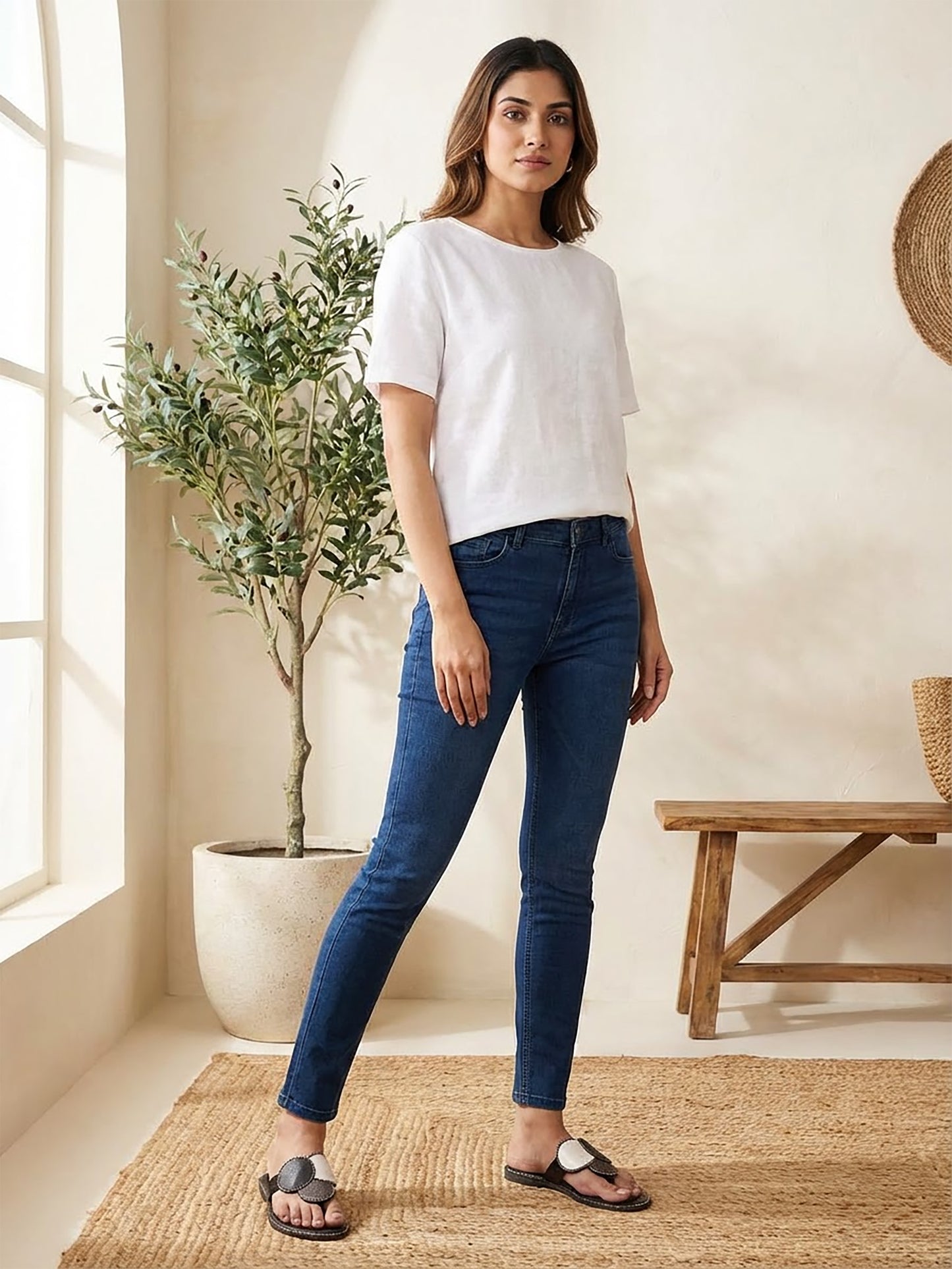 Layered Circular Toe-Post Flats