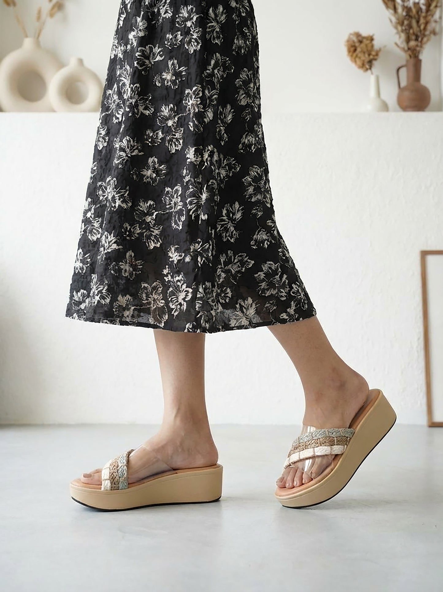 Criss Cross Wedge Platform